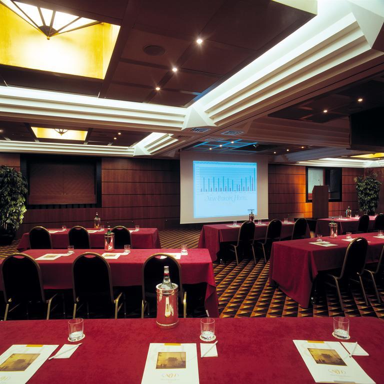 รามาดา เนเปิลส์ ซิตี้เซ็นเตอร์ Hotel ภายนอก รูปภาพ